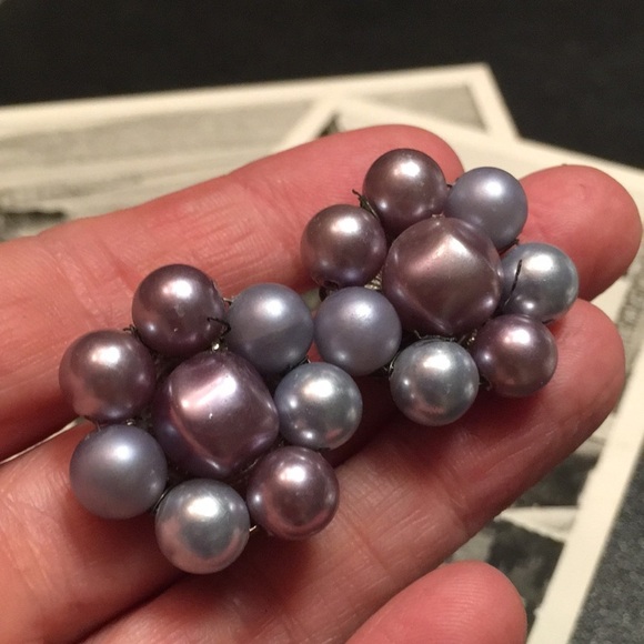 Vintage Japan Bead Cluster Earrings - Picture 4 of 6